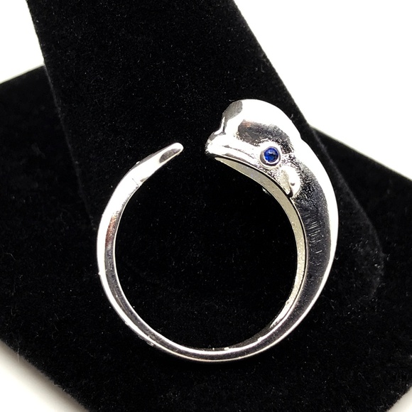 Darling Silver Beluga Ring w/ Gift Box & Tag - Picture 3 of 5